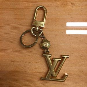 AUTHENTIC Louie Vuitton gold Facette KEY CHAIN